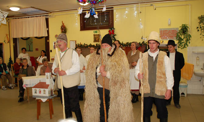 Szenttamási betlehemezők Halason 2016. december 16. képek